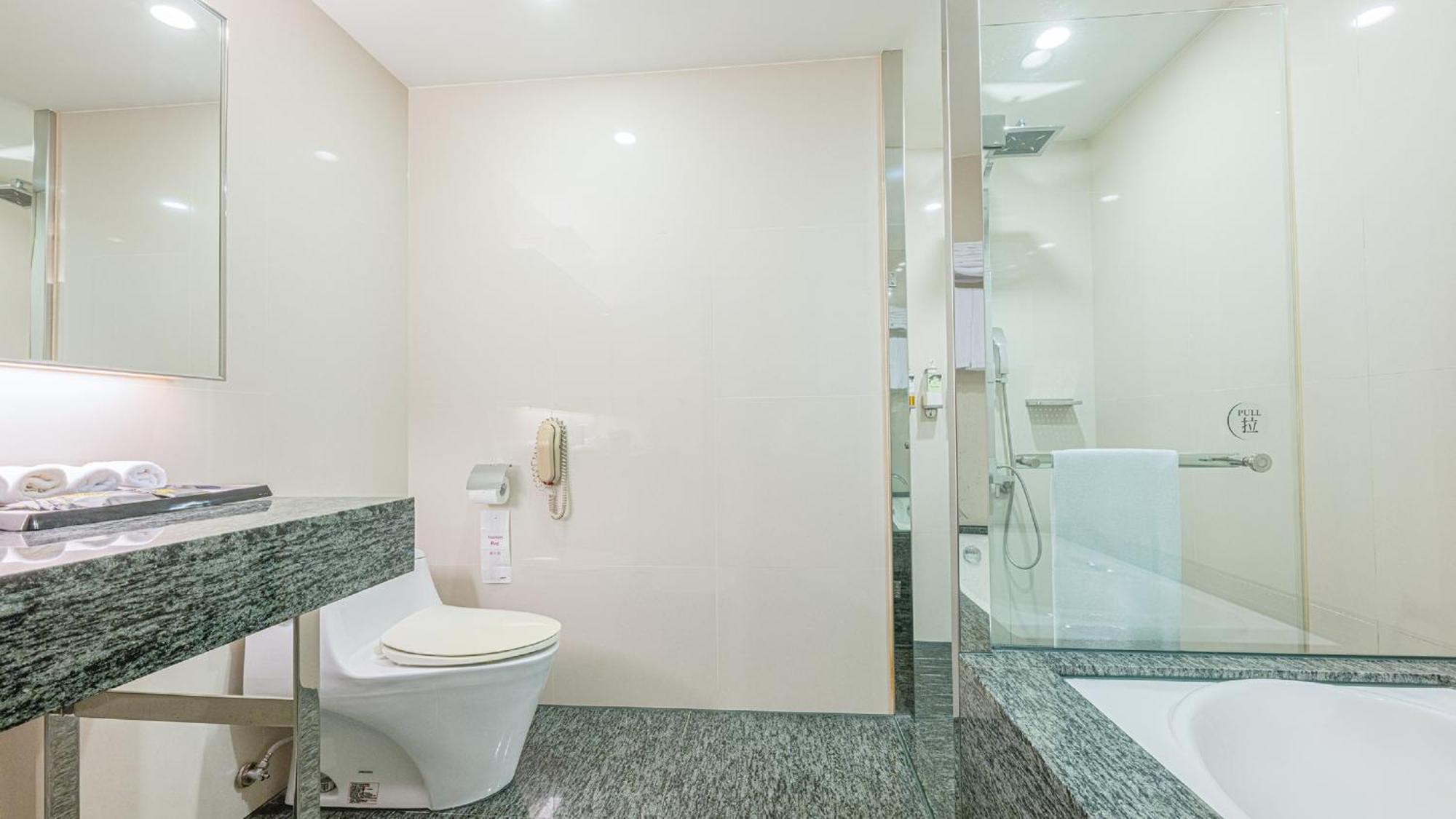 Check Inn Select Taichung Dadun Esterno foto