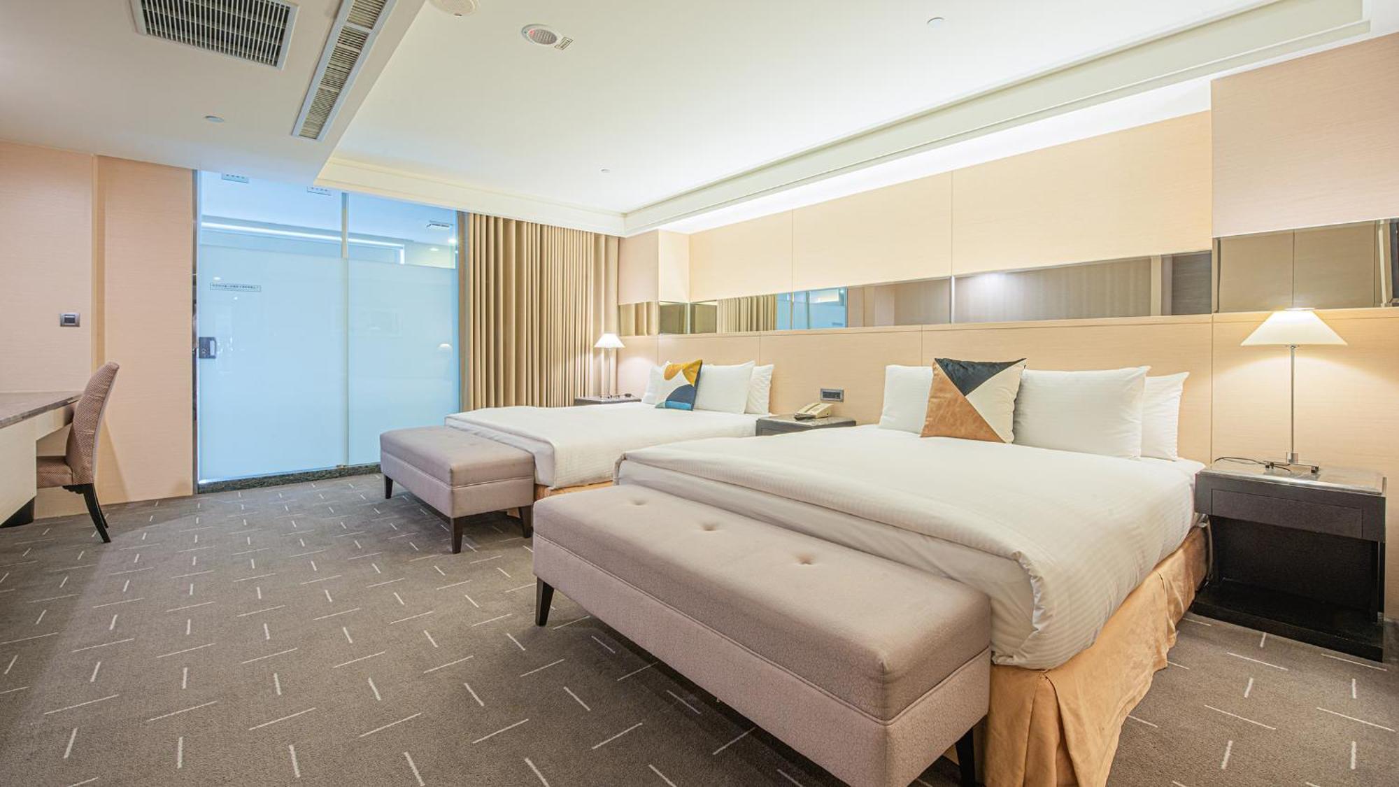 Check Inn Select Taichung Dadun Esterno foto
